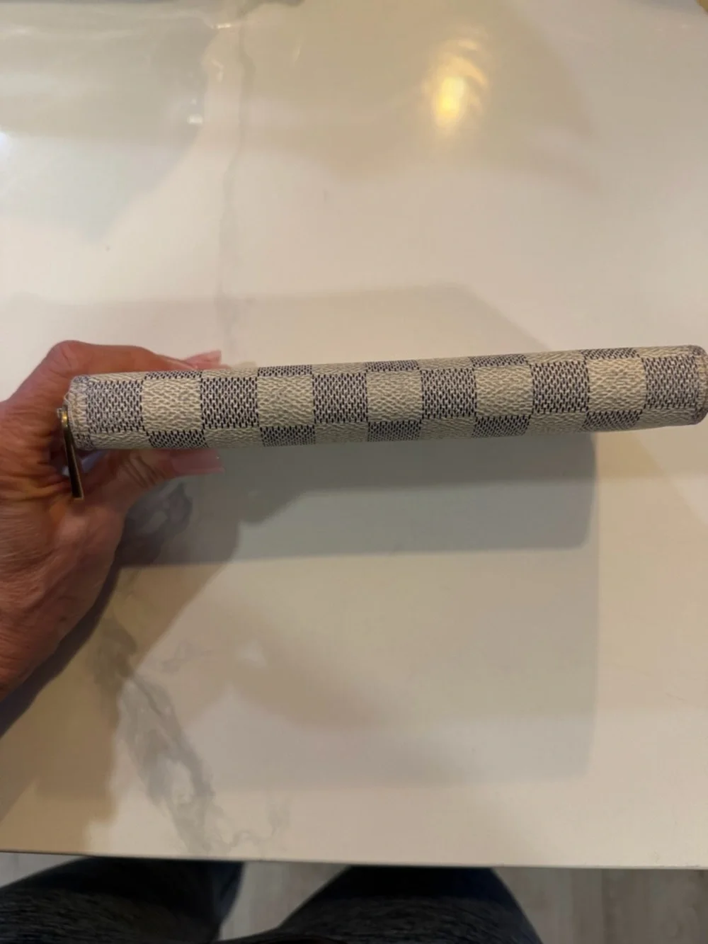 Louis Vuitton Damier Azur Zip-Around Wallet in White and Gray - Picture 3 of 12